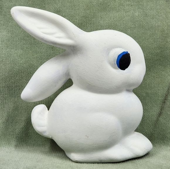 Vintage Painted 4.5" Ceramic Big Eyed Easter Bunny Decoration Matte Ceramic - Picture 1 of 10